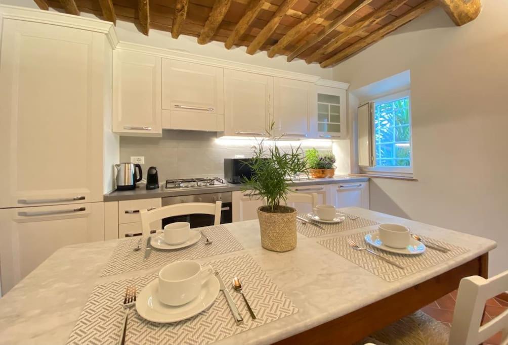 Relax&Business Wi-Fi, Tv Hd, Parcheggio Gratuito Villa Capannori Exterior photo
